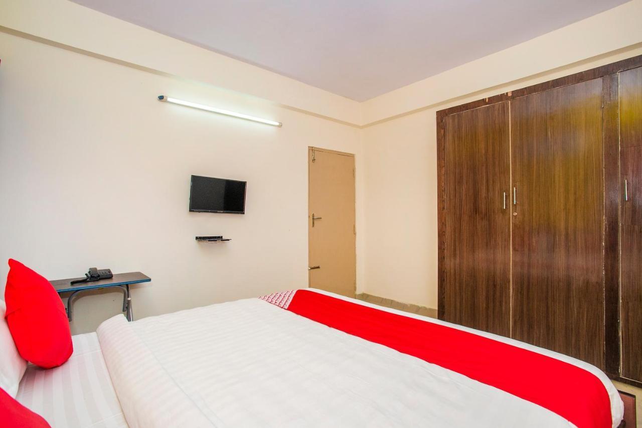 Hotel Oyo 16500 Airport Royal Comforts Yelahanka Esterno foto