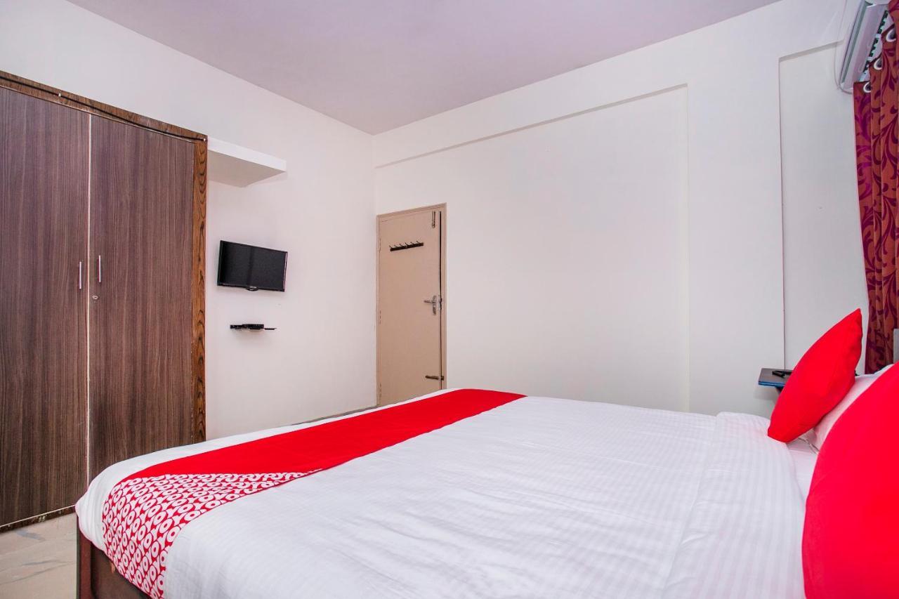 Hotel Oyo 16500 Airport Royal Comforts Yelahanka Esterno foto