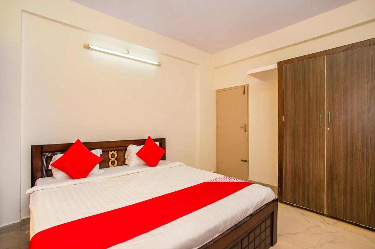 Hotel Oyo 16500 Airport Royal Comforts Yelahanka Esterno foto